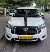 Toyota Innova front view