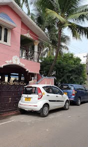 Ravi Travels vehicles parked in Madipakkam